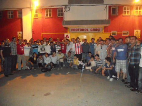 Kahramanmaraşspor Taraftarları Bilet Fiyatlarına İsyan Etti...